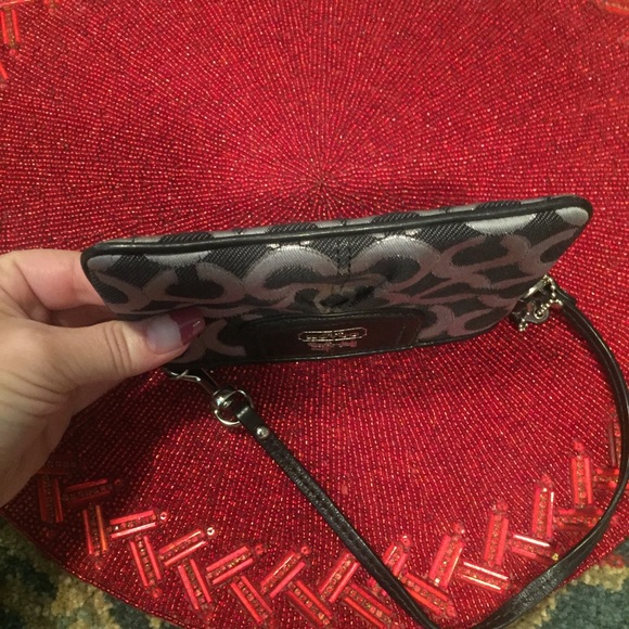 Coach wristlet - Picture 5 of 8